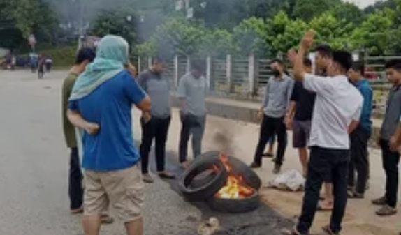 স্বাধীন সকাল ডেস্ক: খাগড়াছড়ির গুইমারায় গুলিতে তিনজন নিহত হয়েছেন। তবে তাঁদের বিস্তারিত পরিচয় জানা যায়নি।